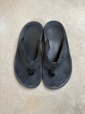 OluKai Ohana Men's 10 Black Flip Flop Slip On Thong Sandals Comfort Casual Shoes